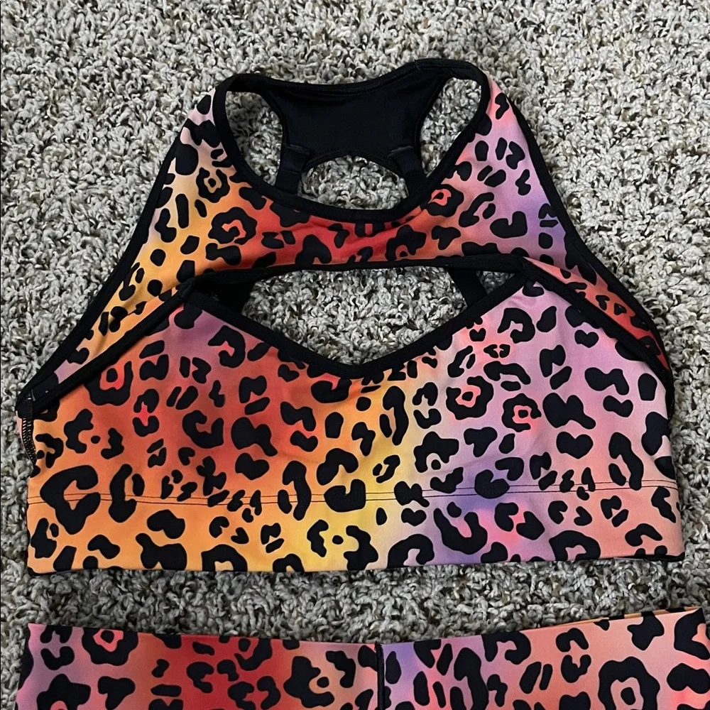 Savage X Fenty Leopard Print Sports Bra and Leggings Set - Picture 2 of 6